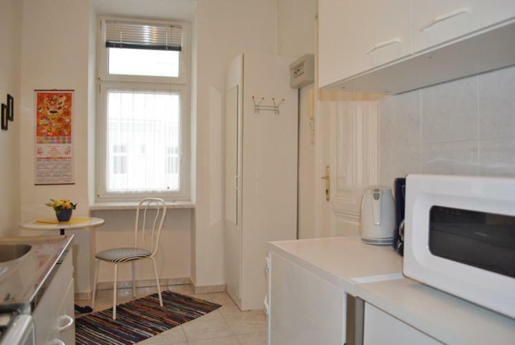 Freundliches Mit Innenhof-garten Apartment Wien
